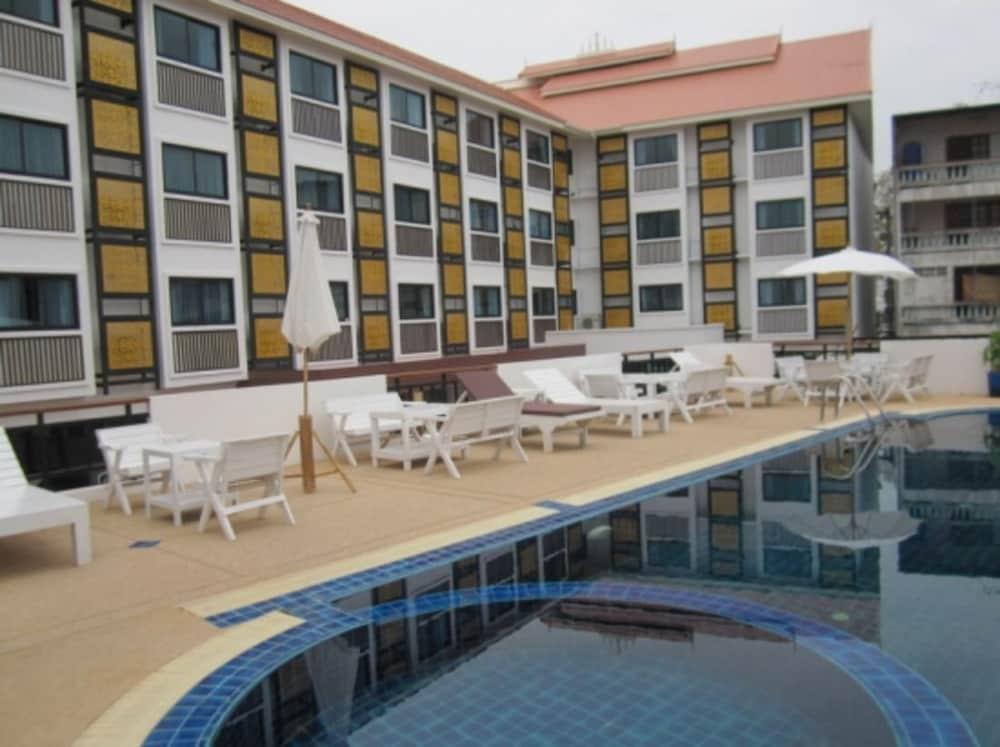 Wangburapa Grand Hotel Chiang Mai Ngoại thất bức ảnh