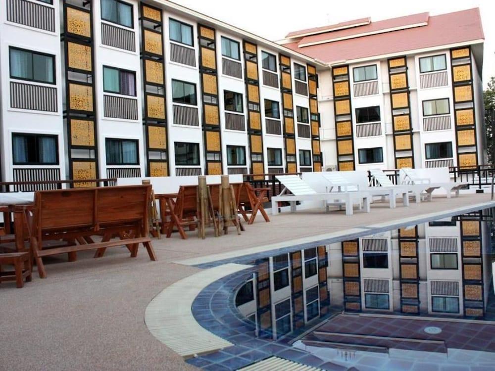Wangburapa Grand Hotel Chiang Mai Ngoại thất bức ảnh