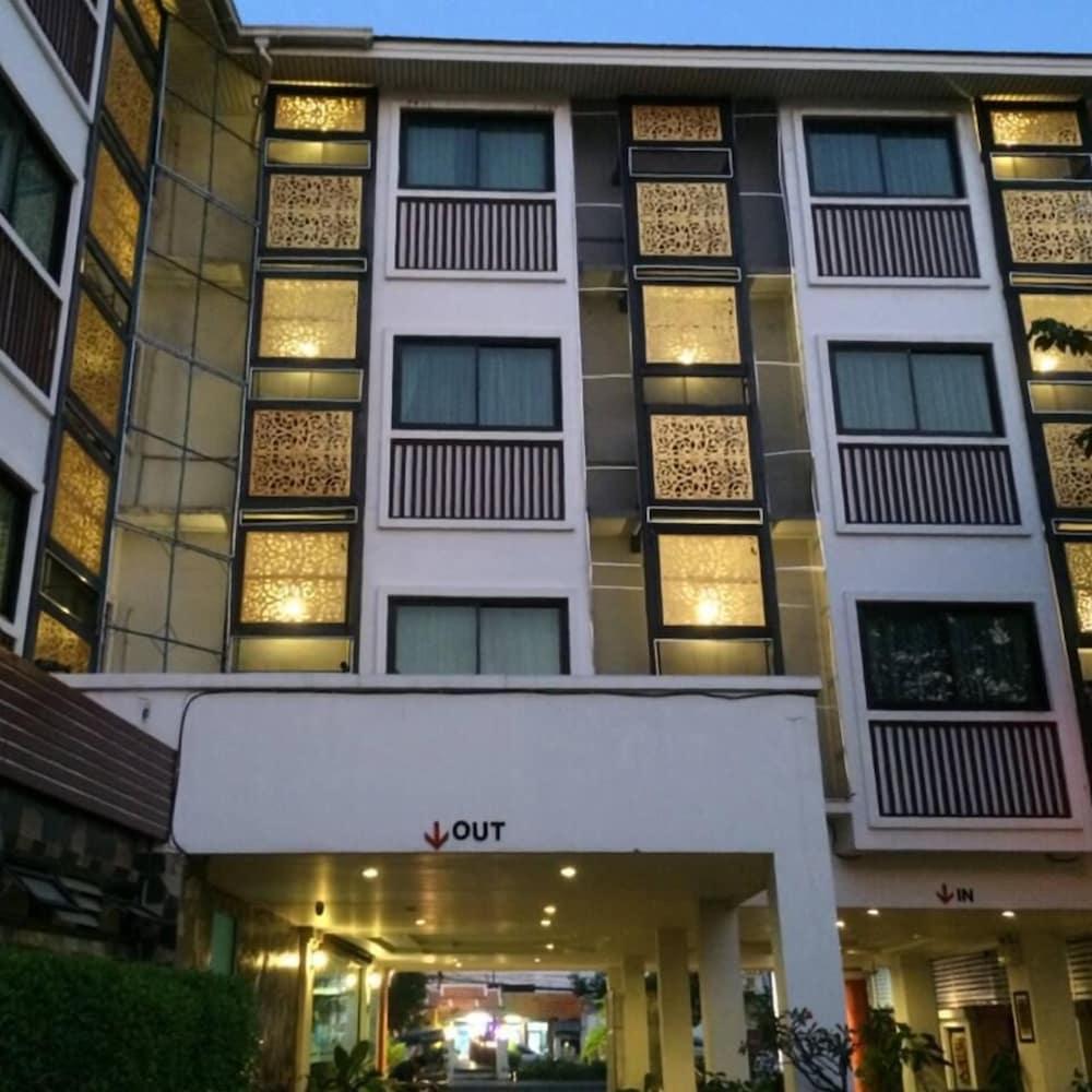 Wangburapa Grand Hotel Chiang Mai Ngoại thất bức ảnh