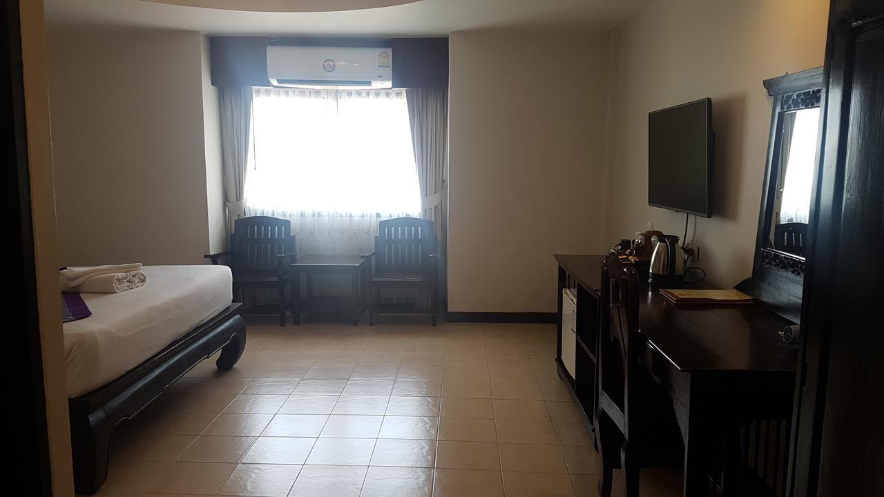 Wangburapa Grand Hotel Chiang Mai Ngoại thất bức ảnh